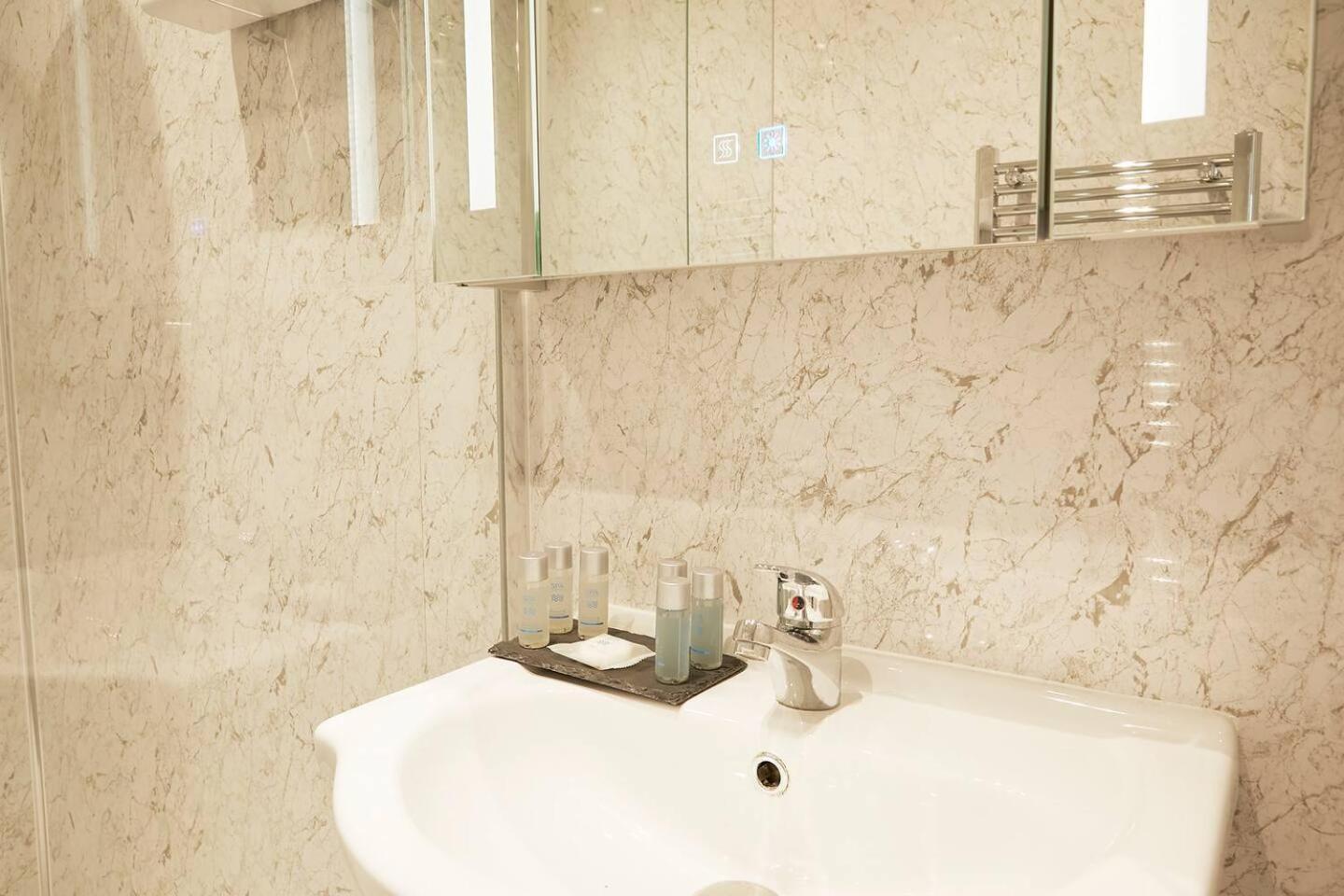 Sea View Serenity Breath Taking Sea View Sleeps 4 Scarborough Luaran gambar